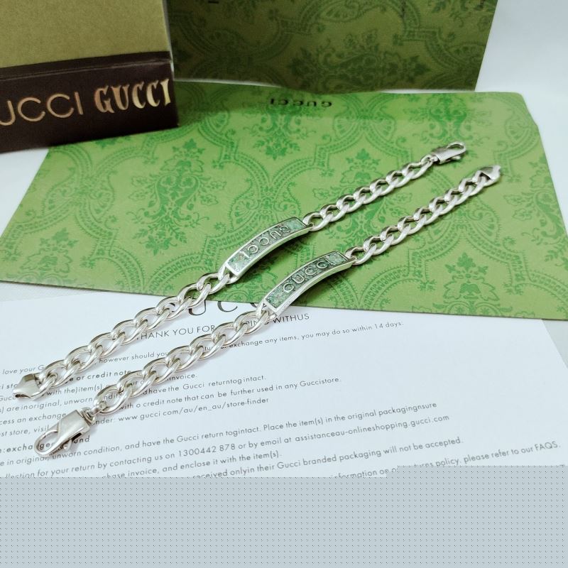 G*u*i bracelets